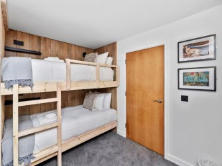 Scandi Townhouse | Sleeps 15 thumbnail