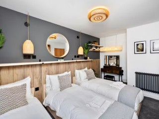 Scandi Townhouse | Sleeps 15 thumbnail