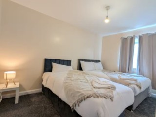 8-10 Sleeper House with Hot Tub thumbnail