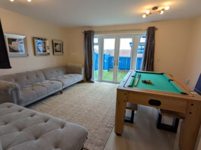 8-10 Sleeper House with Hot Tub image