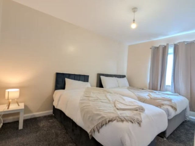 8-10 Sleeper House with Hot Tub image