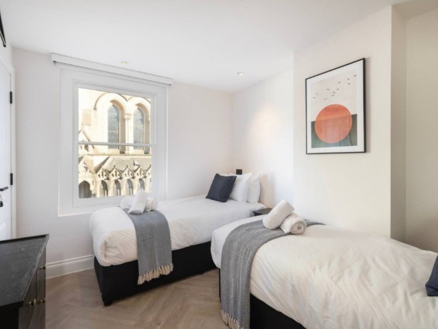 Modern Townhouse With Hot Tub | Sleeps 13 image