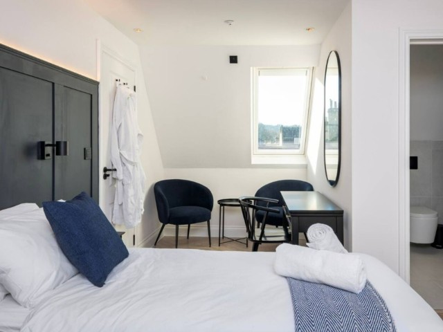 Modern Townhouse With Hot Tub | Sleeps 13 image