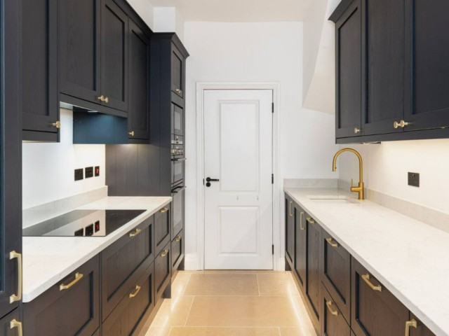 Modern Townhouse With Hot Tub | Sleeps 13 image