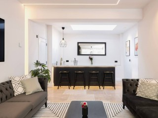 Modern Townhouse With Hot Tub | Sleeps 13 thumbnail