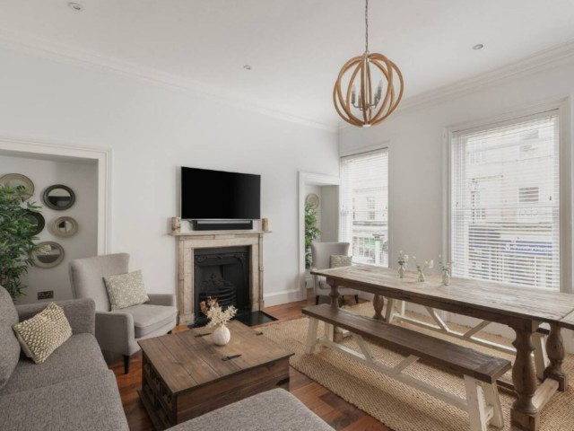 Modern Apartment | Sleeps 13 image