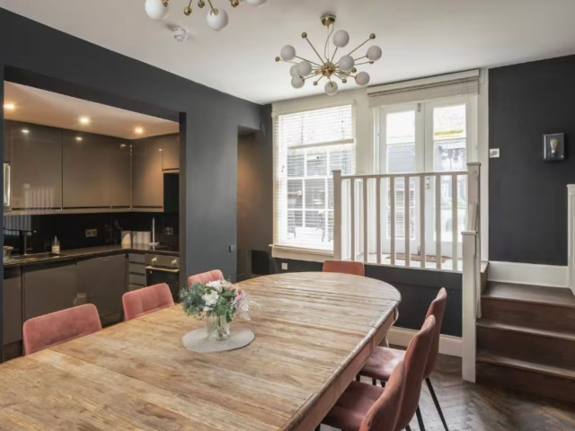 Central Townhouse with Terrace | Sleeps 10 image