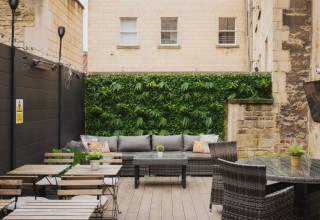 Central Townhouse with Terrace | Sleeps 10
