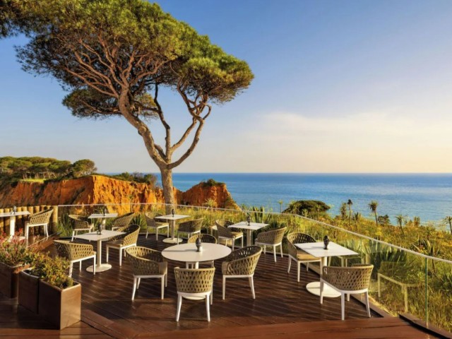 Pine Cliffs Village image