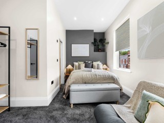 Old Trafford House | Sleeps 14 thumbnail