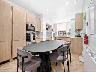 Old Trafford House | Sleeps 14 thumbnail