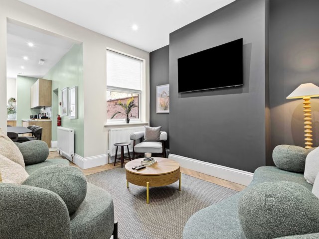 Old Trafford House | Sleeps 14 image