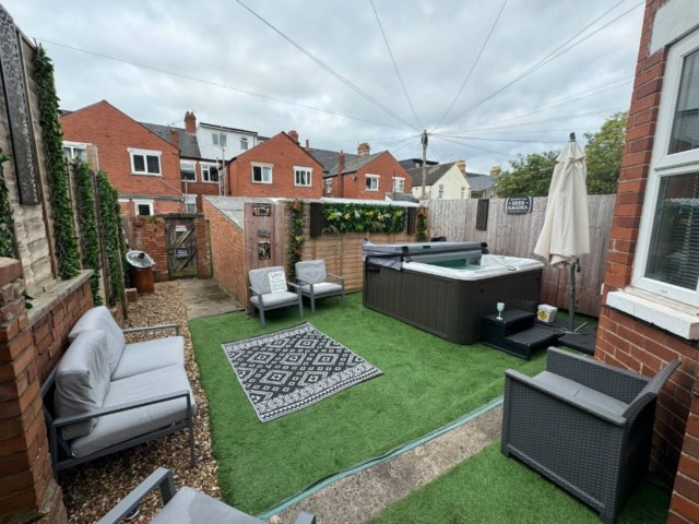 Duplex Apartment With Hot Tub | Sleeps upto 24 image