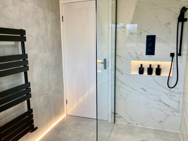 Central 12 Sleeper House image