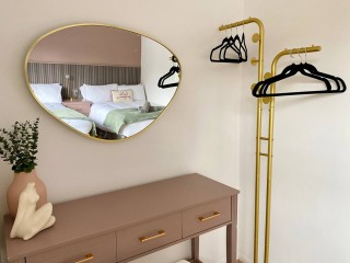 Central 12 Sleeper House thumbnail