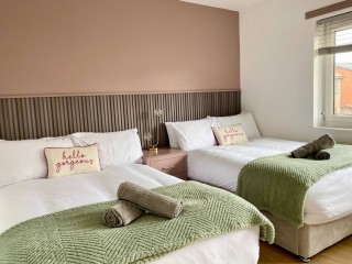 Central 12 Sleeper House thumbnail