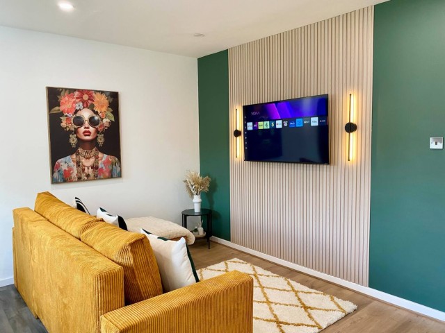 Central 12 Sleeper House image