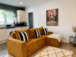 Central 12 Sleeper House thumbnail