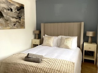 Central 12 Sleeper House thumbnail