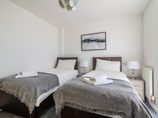 The Commonwealth | 11  Sleeper House thumbnail