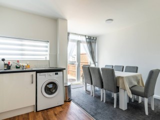 The Commonwealth | 11  Sleeper House thumbnail