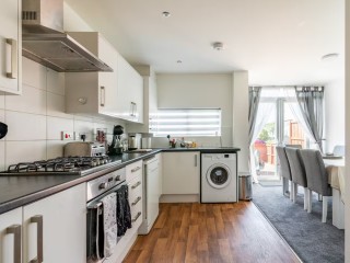 The Commonwealth | 11  Sleeper House thumbnail