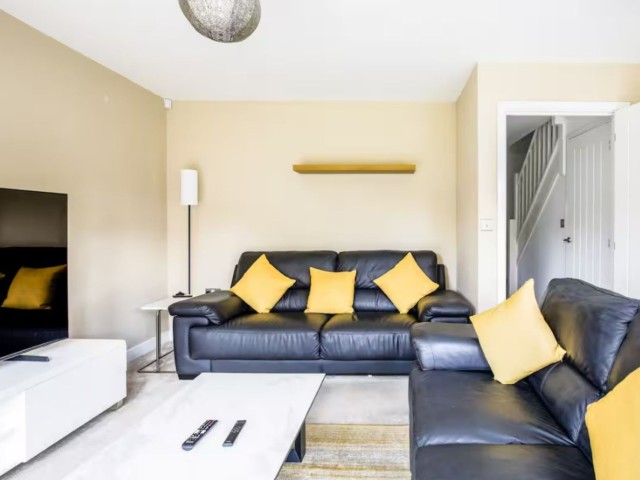 The Winstanley | 10 Sleeper House image