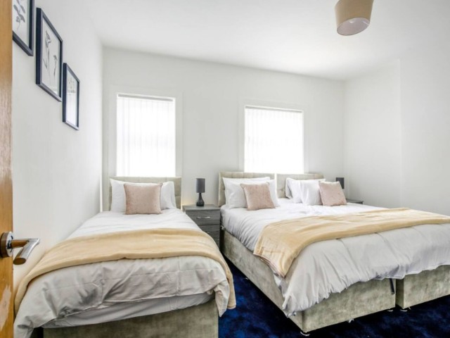 The Ringley | 16 Sleeper House image