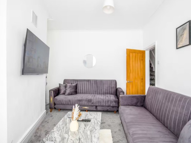 The Ringley | 16 Sleeper House image