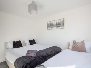 The Shilford | 13 Sleeper House thumbnail