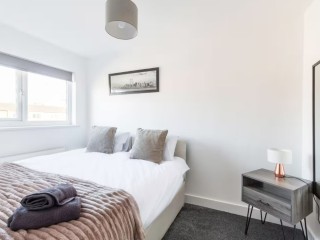 The Shilford | 13 Sleeper House thumbnail