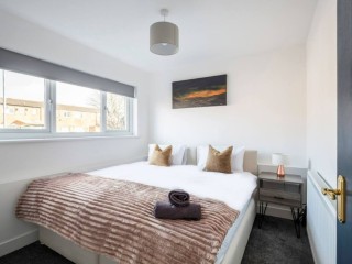 The Shilford | 13 Sleeper House thumbnail