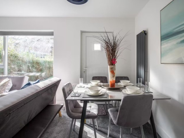 The Shilford | 13 Sleeper House image