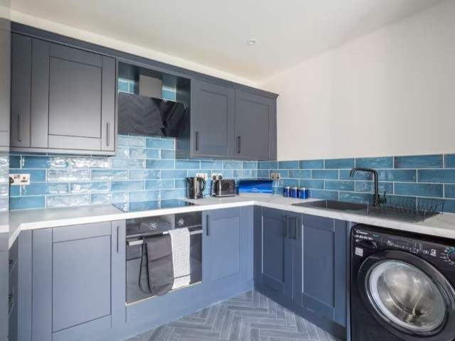 The Shilford | 13 Sleeper House image