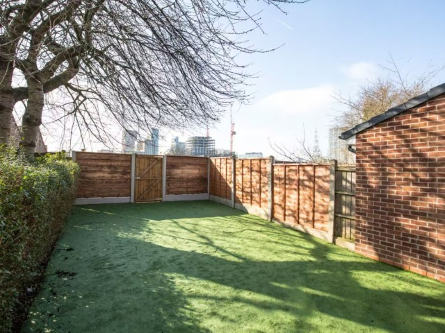 The Shilford | 13 Sleeper House image