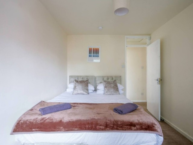 The Eastpark | 13 Sleeper House image