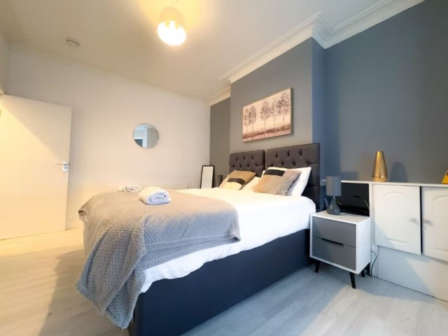 The Liverpool | 14 Sleeper House image