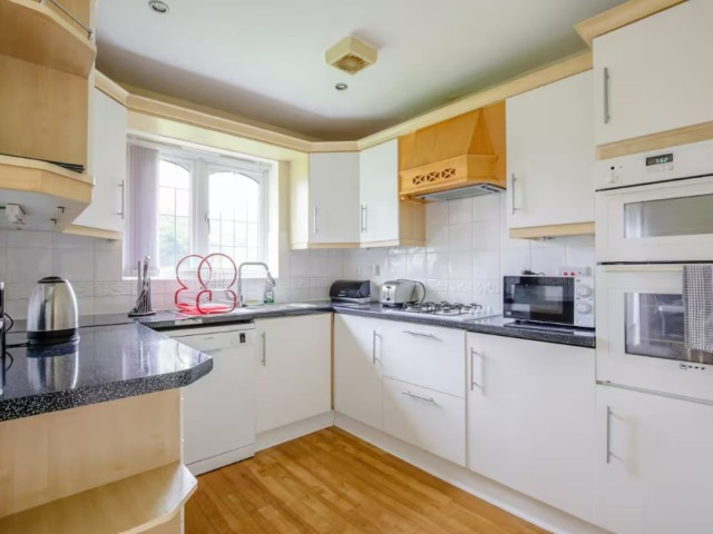 The Ruskin | 13 Sleeper House image