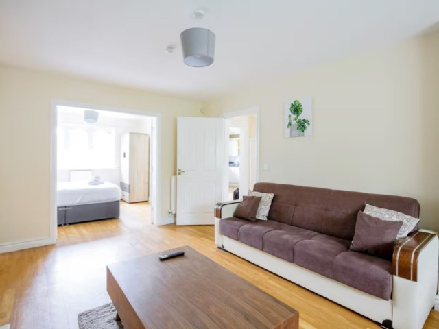 The Ruskin | 13 Sleeper House image