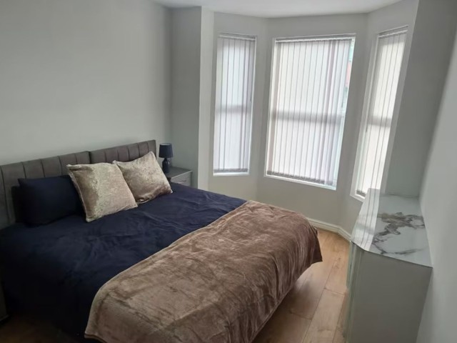 The Woodland | 10 Sleeper House image