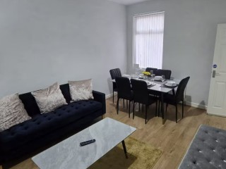 The Woodland | 10 Sleeper House thumbnail