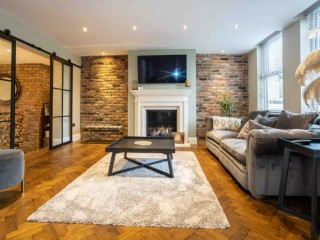 Luxury 10 Sleeper House with Hot Tub thumbnail