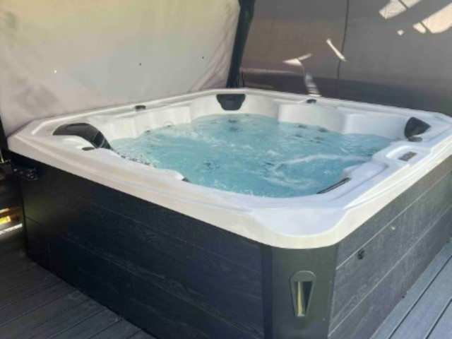 Luxury 10 Sleeper House with Hot Tub image