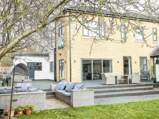 Luxury 10 Sleeper House with Hot Tub image