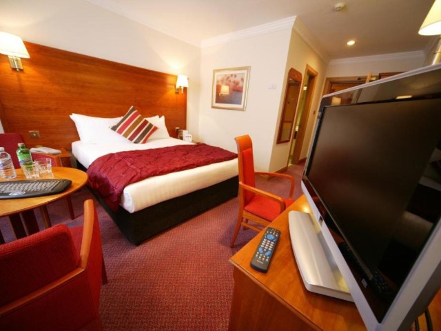 Mercure York Fairfield Manor Hotel image