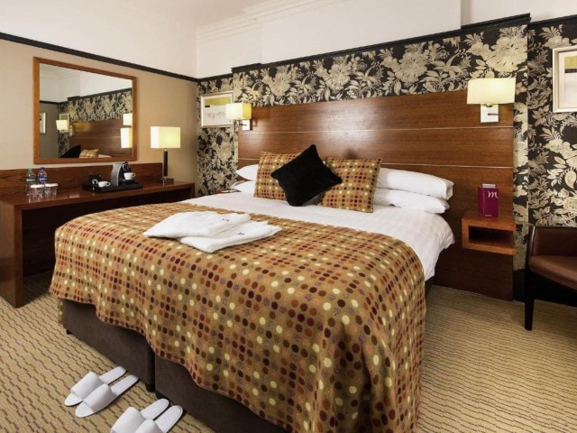 Mercure York Fairfield Manor Hotel image