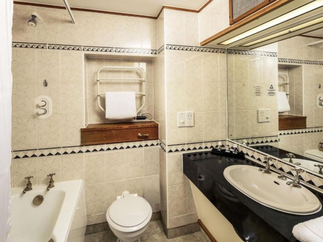 Mercure York Fairfield Manor Hotel image