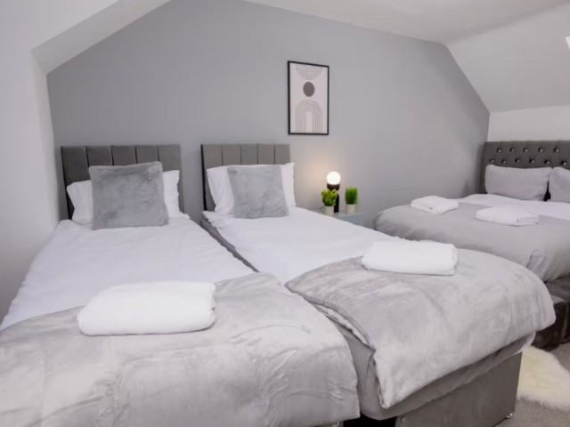 14 Sleeper House with Games Room image