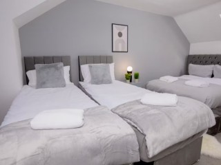 14 Sleeper House with Games Room thumbnail