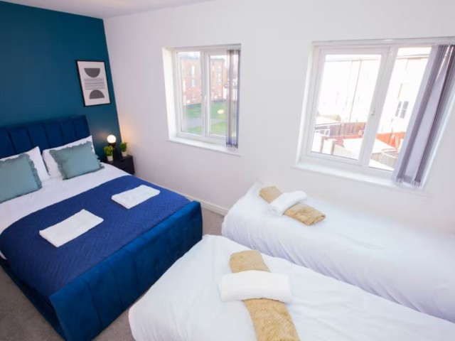 14 Sleeper House with Games Room image